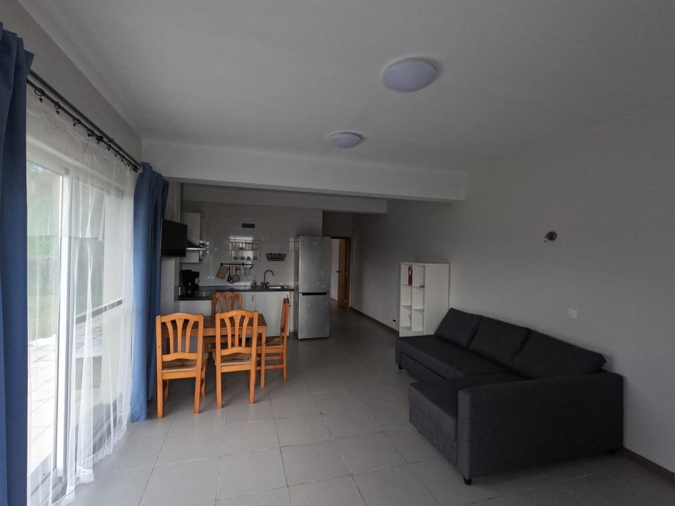 Coffee/tea facilities, Living room, Seating area, Dining area, minibar, pet friendly, toaster