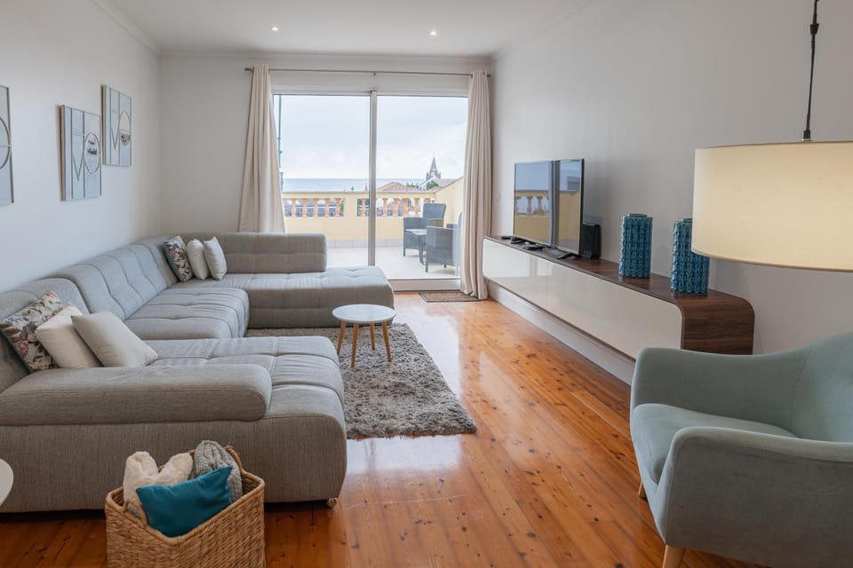 Centre Funchal top floor terrace & large balconies Apartment in Funchal
