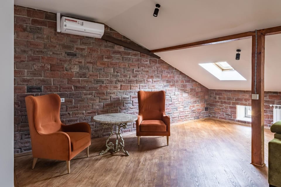 Living room, Seating area, air conditioner