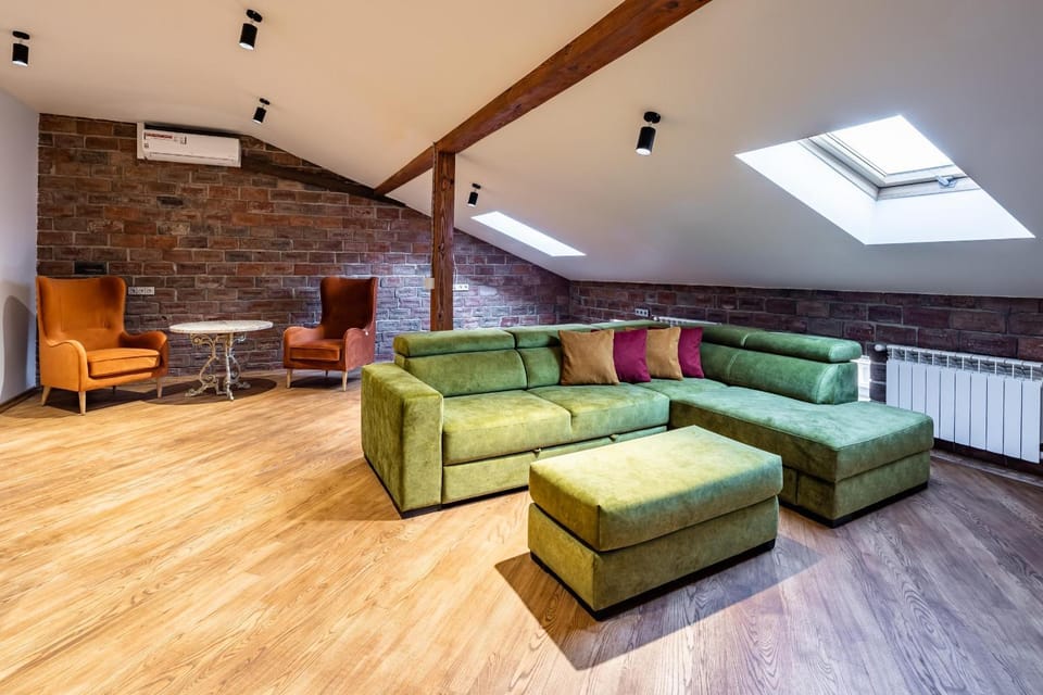Living room, Seating area