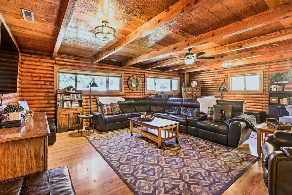Dog-Friendly Kings Beach Log Cabin w/ Hot Tub! Cabin in Kings Beach