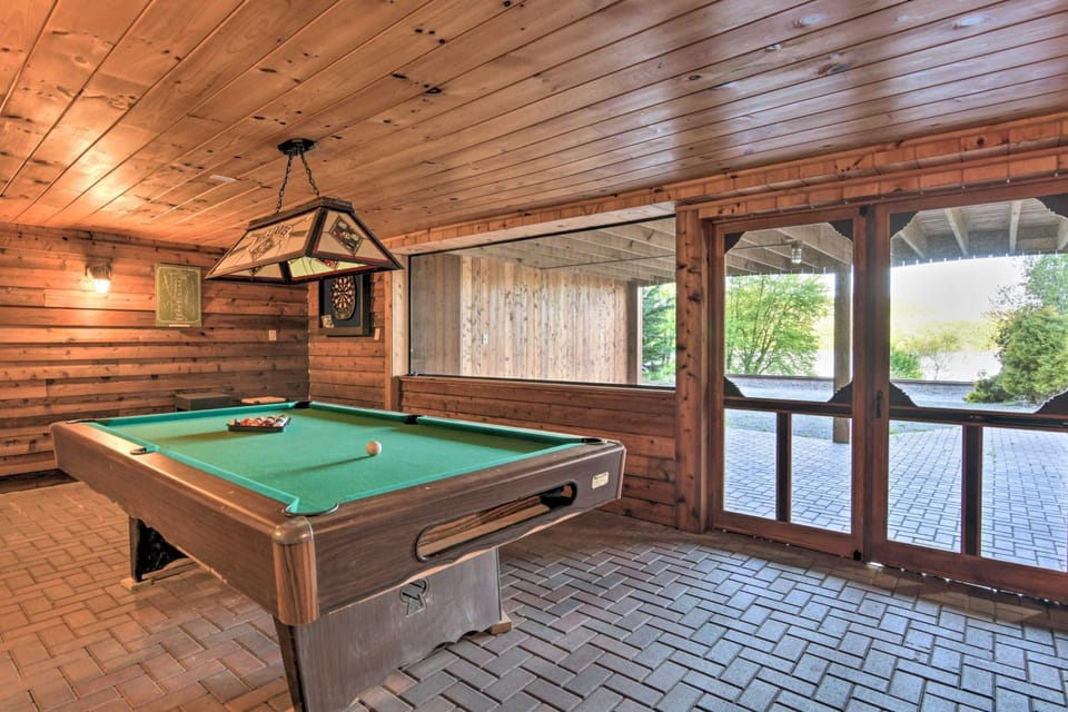 Dock & Hot Tub: Susquehanna River Retreat! House in Pennsylvania