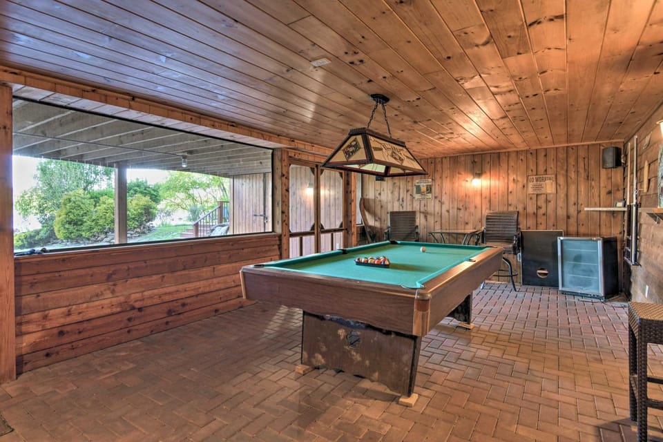 Dock & Hot Tub: Susquehanna River Retreat! House in Pennsylvania