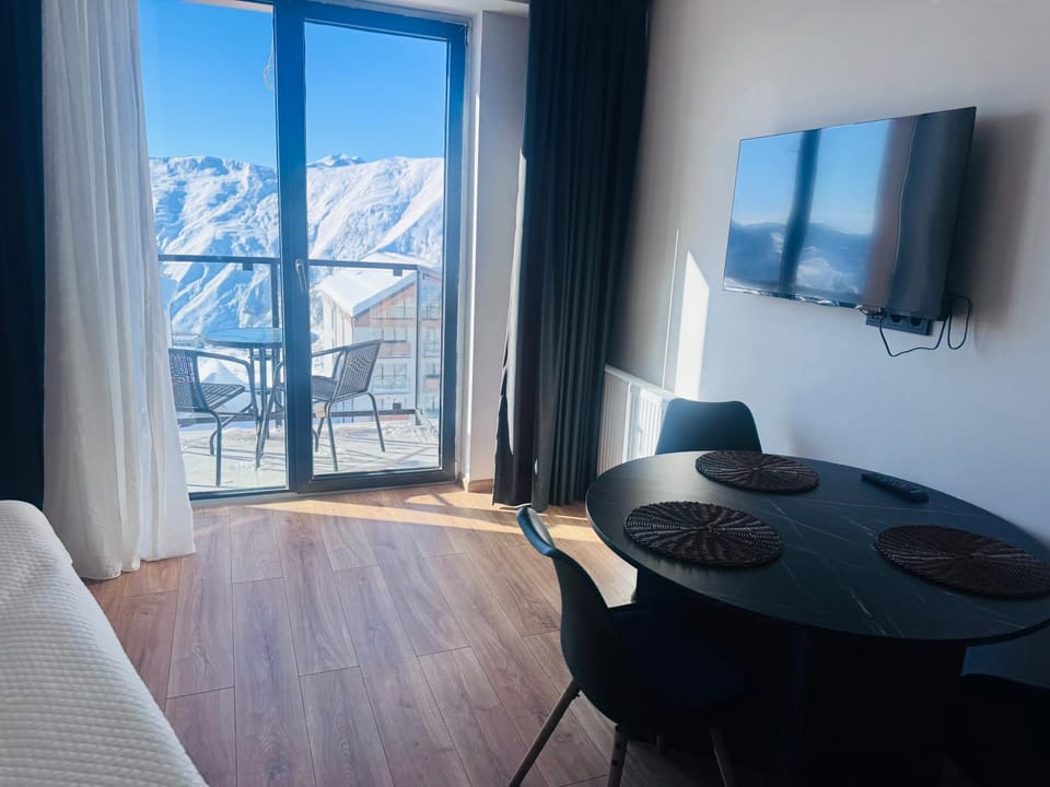 Premium apartment with amazing views, New Gudauri Apartment in Georgia