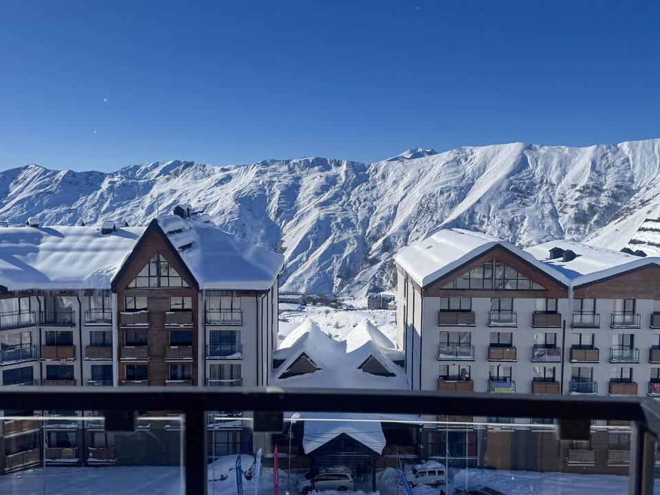 Premium apartment with amazing views, New Gudauri Apartment in Georgia