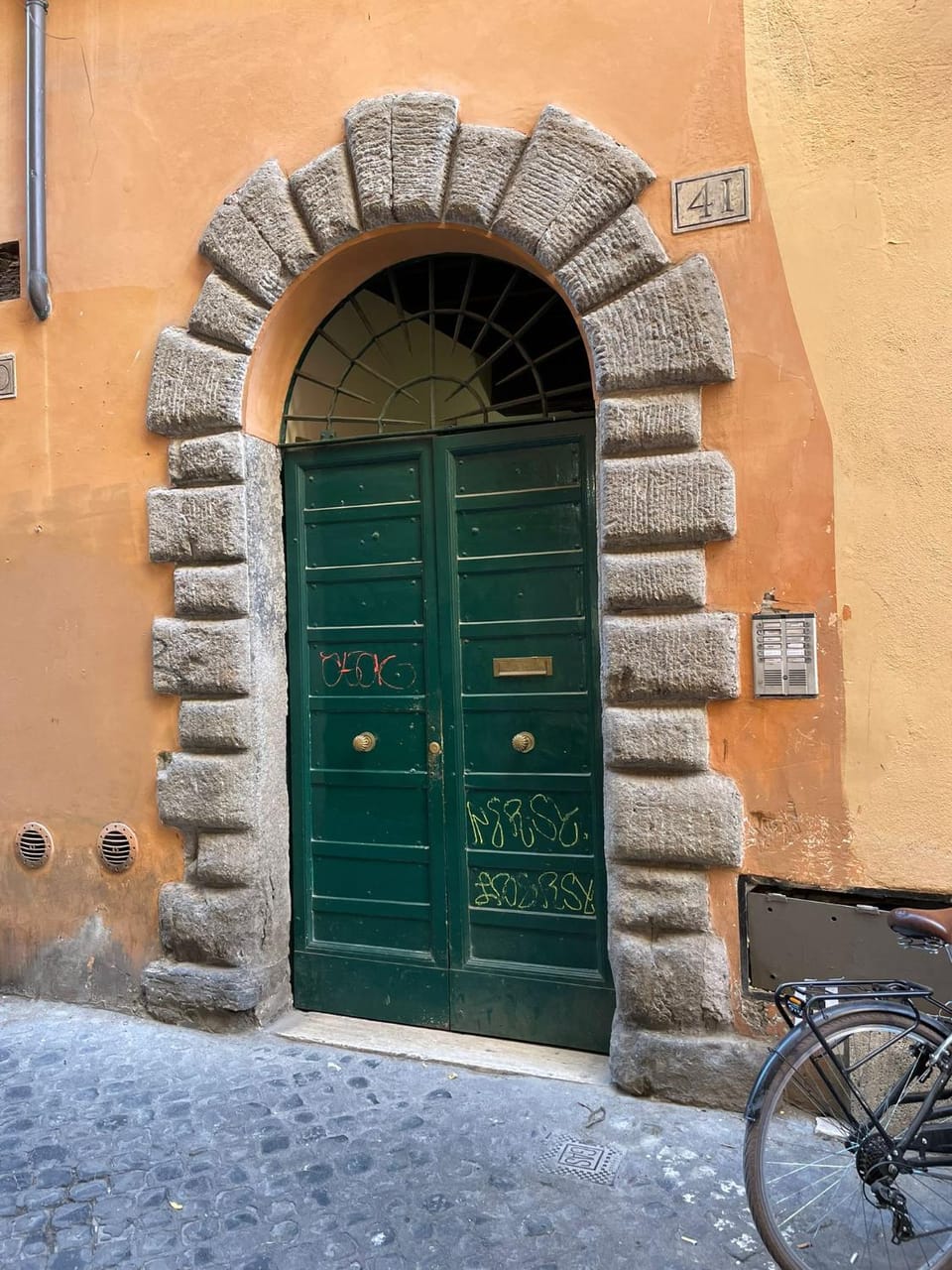 Property building, Facade/entrance