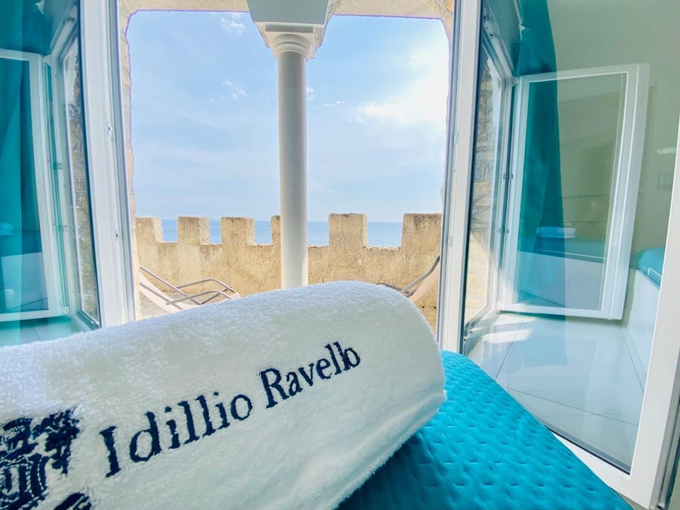 View (from property/room), Balcony/Terrace, Bedroom, Sea view