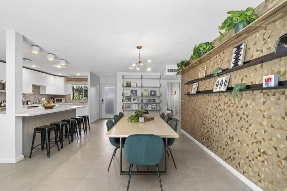 Mid-Century Stunner // Large Yard and Patio for Indoor/Outdoor Living House in Phoenix