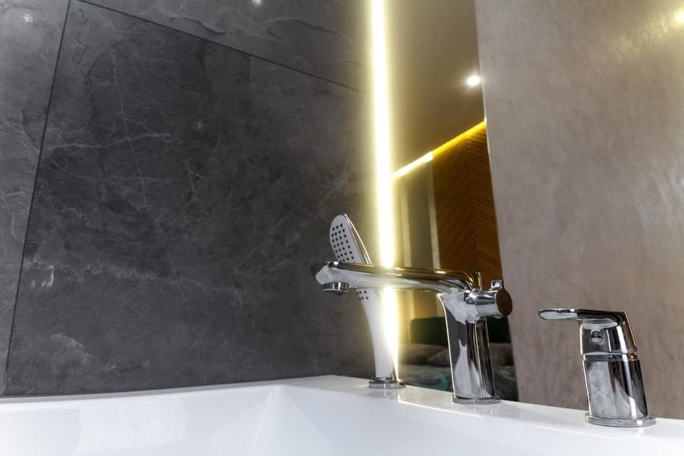 VIP Центр Львова Джакузі Камін Площа ринок Apartment in Lviv