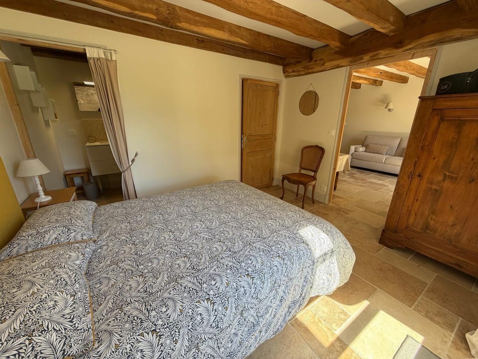 Suite de charme dans une maison charentaise Bed and Breakfast in Nouvelle-Aquitaine