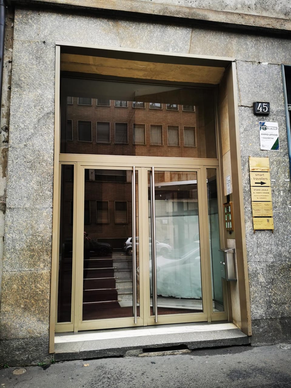 Facade/entrance
