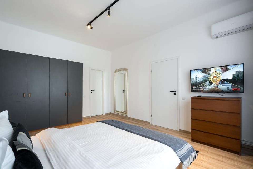 Bed, Bedroom, air conditioner
