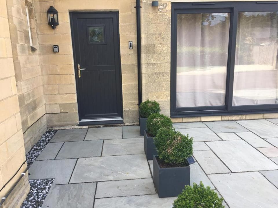 Bond End Road Annex Upton St Leonards - Ideal for Cheltenham Races Apartment in Stroud District