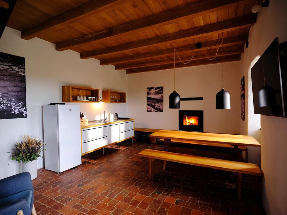 Kitchen or kitchenette, Living room