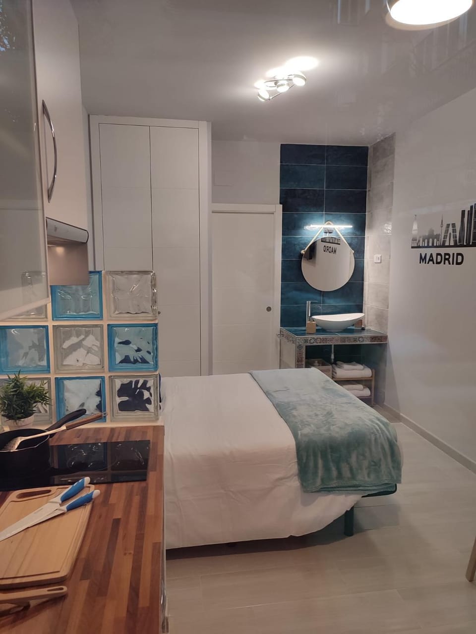 Photo of the whole room
