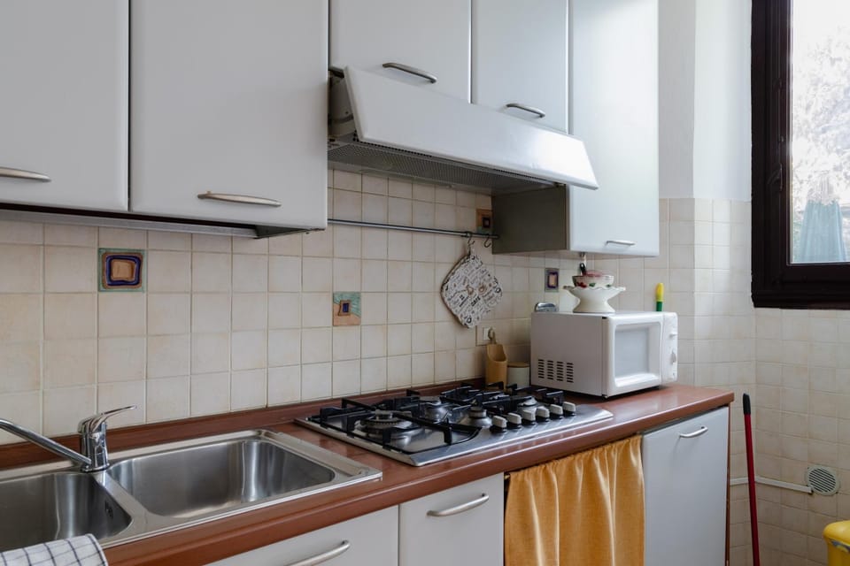 Kitchen or kitchenette, pet friendly, stove