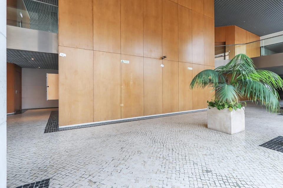 Vita Portucale ! Modern Apartment with Garage Apartment in Lisbon