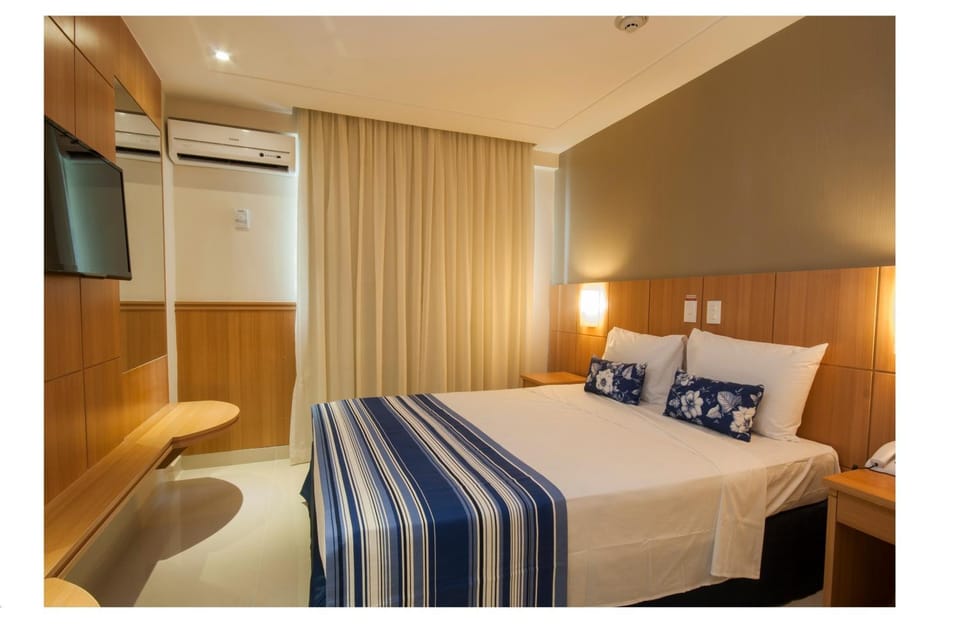 Bed, TV and multimedia, Bedroom, air conditioner