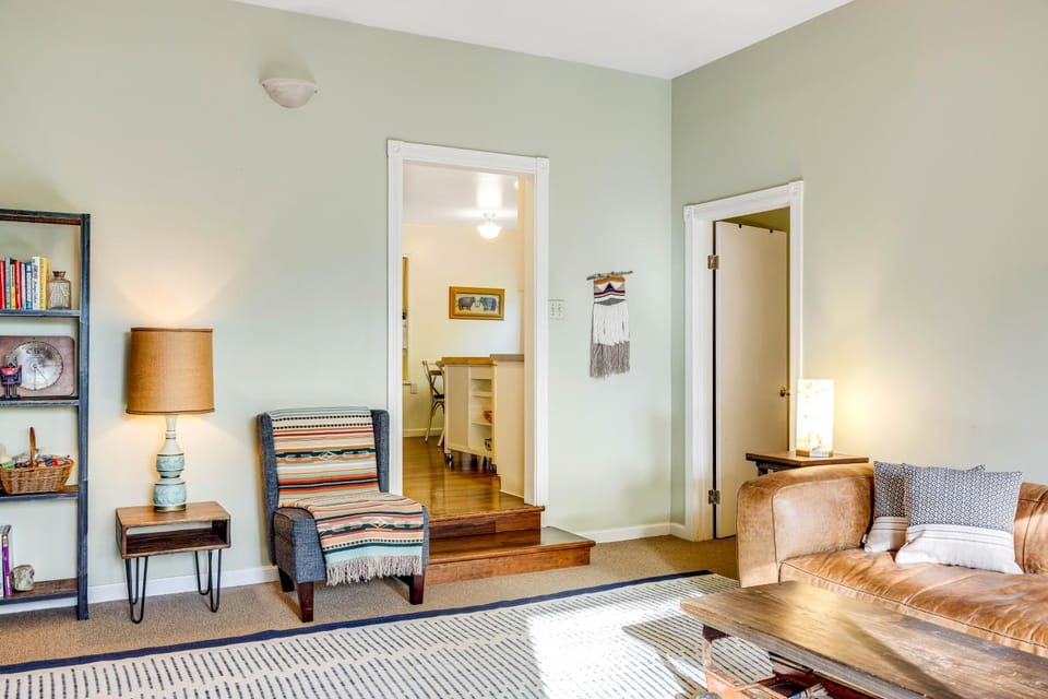 Cloverdale Creekside Retreat House in Russian River