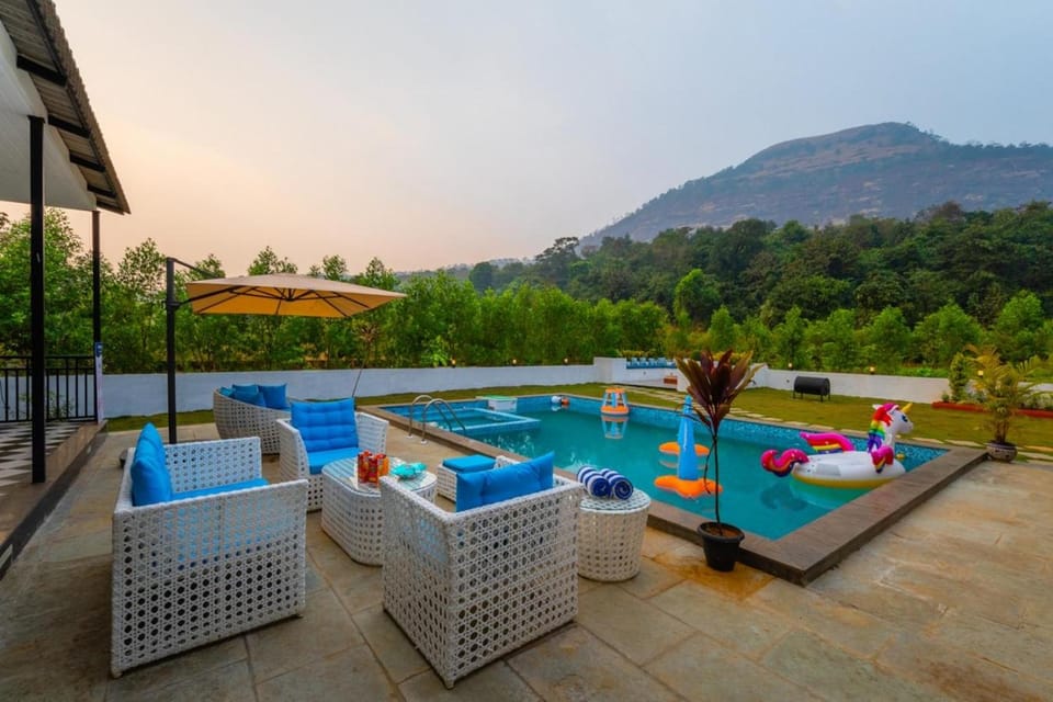 Patio, Day, Natural landscape, Mountain view, Pool view, Swimming pool, sunbed