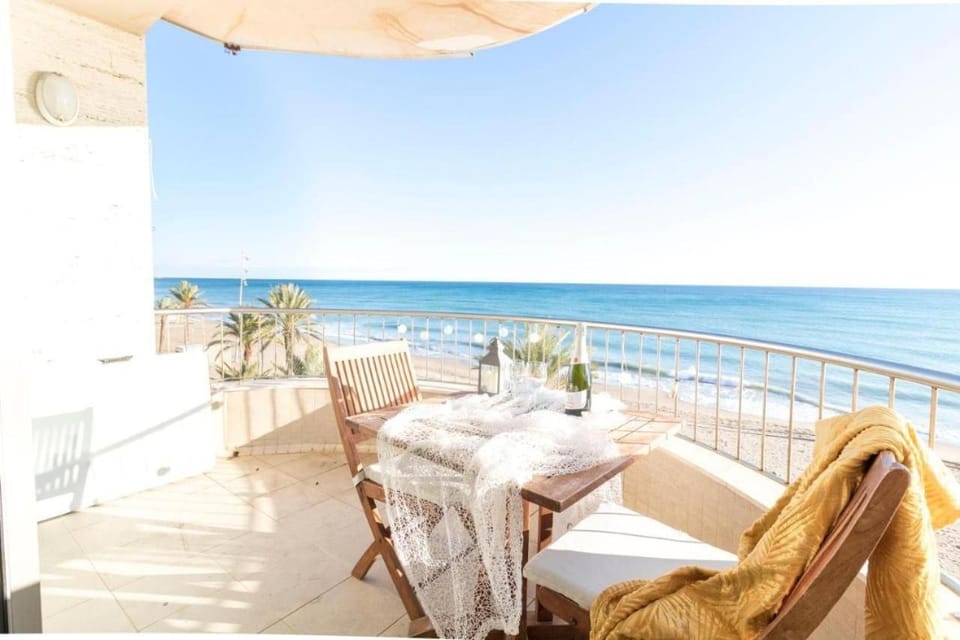 Respira, Mediterraneo 100% .Mandala apARTments Apartment in Calafell
