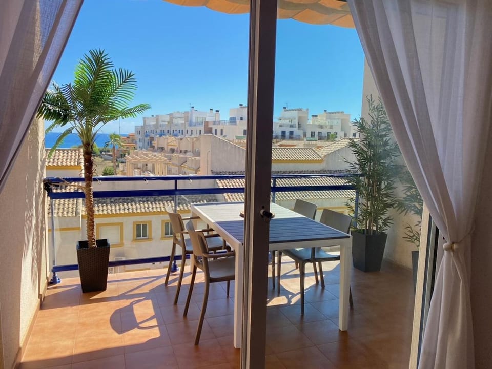 Calle Aire, Top Floor Apartment with Great Views Apartment in Vega Baja del Segura