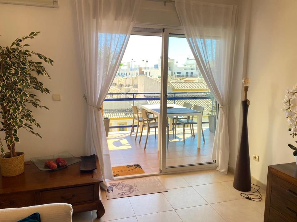 Calle Aire, Top Floor Apartment with Great Views Apartment in Vega Baja del Segura