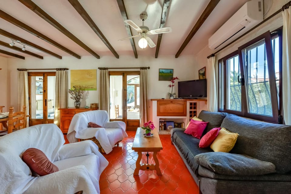 Communal lounge/ TV room, Living room