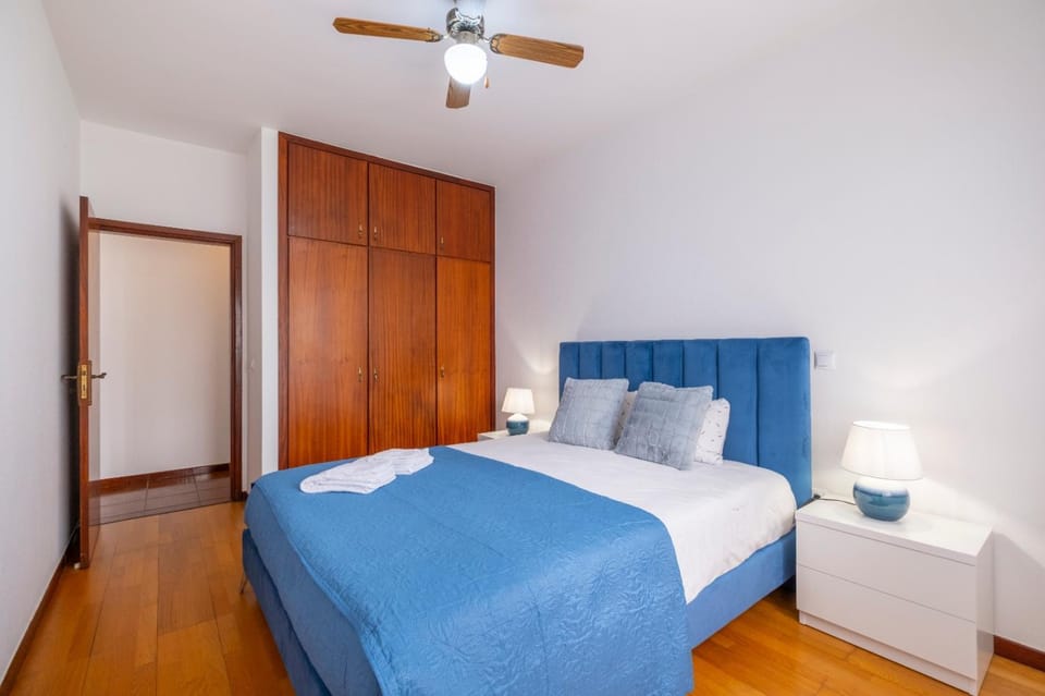 Bed, Bedroom, fireplace