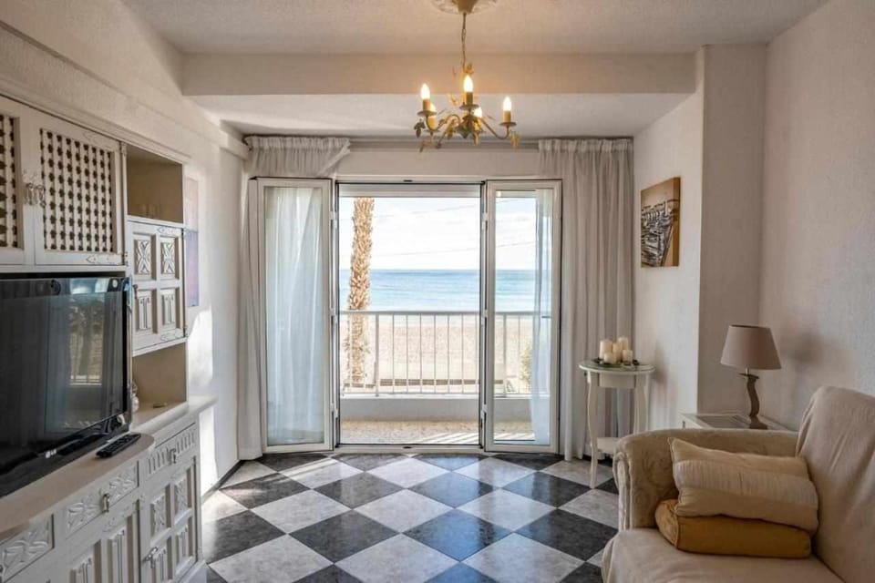 TV and multimedia, Living room, Sea view