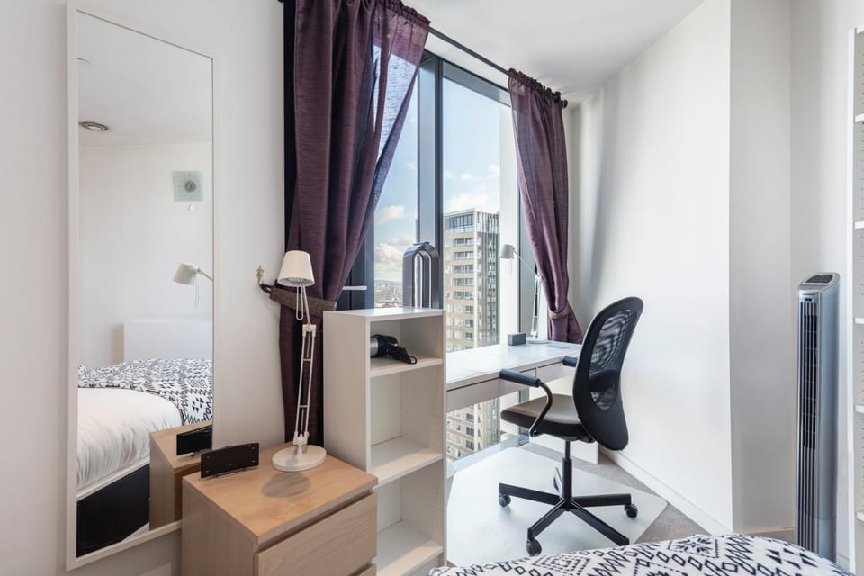 Bright 1 Bedroom Apartment in Elephant and Castle House in London Borough of Southwark