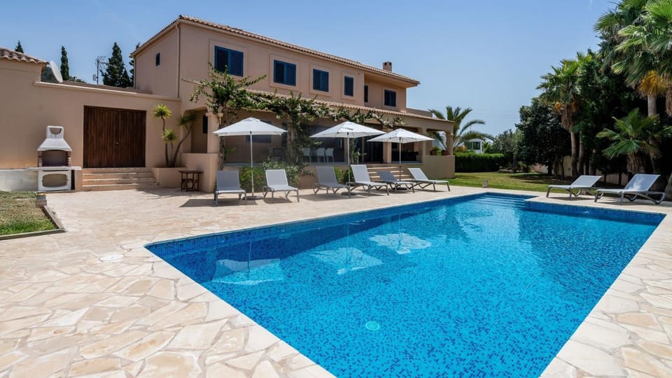 Property building, Garden, Swimming pool, sunbed