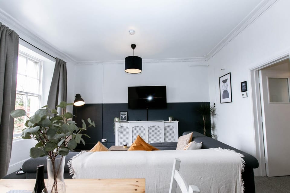 Communal lounge/ TV room, TV and multimedia, View (from property/room), Living room, Seating area, Evening entertainment