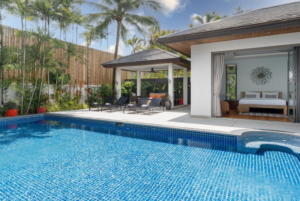 Patio, Day, Pool view, Swimming pool, sunbed