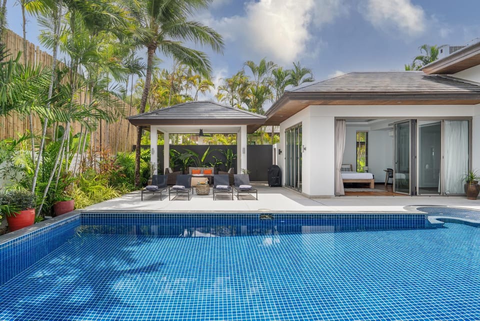Property building, Patio, Garden view, Swimming pool, sunbed