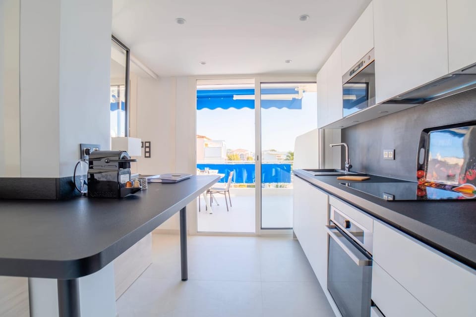 1-Br Apartment Sea View Terrace & Parking Apartment in Cannes
