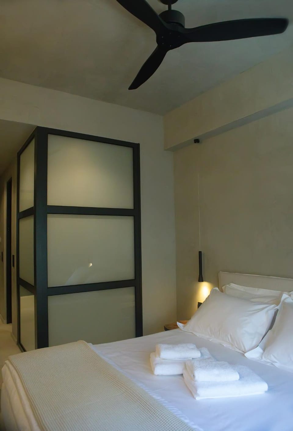 Bed, Bedroom, fireplace