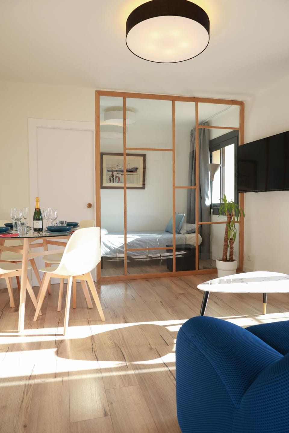 Living room, Dining area