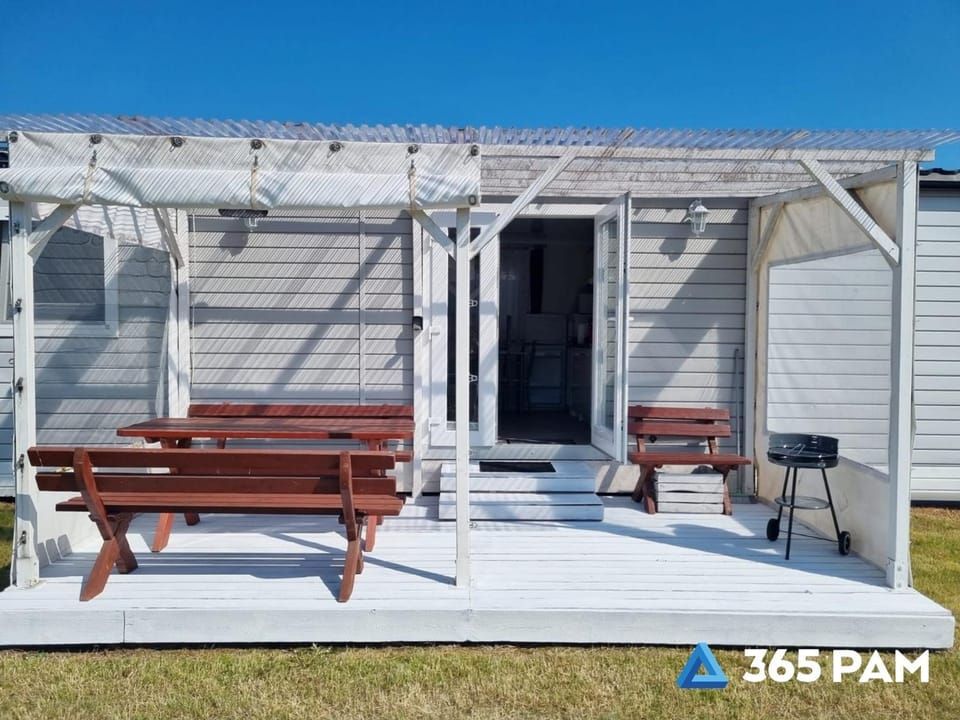 Property building, Spring, Day