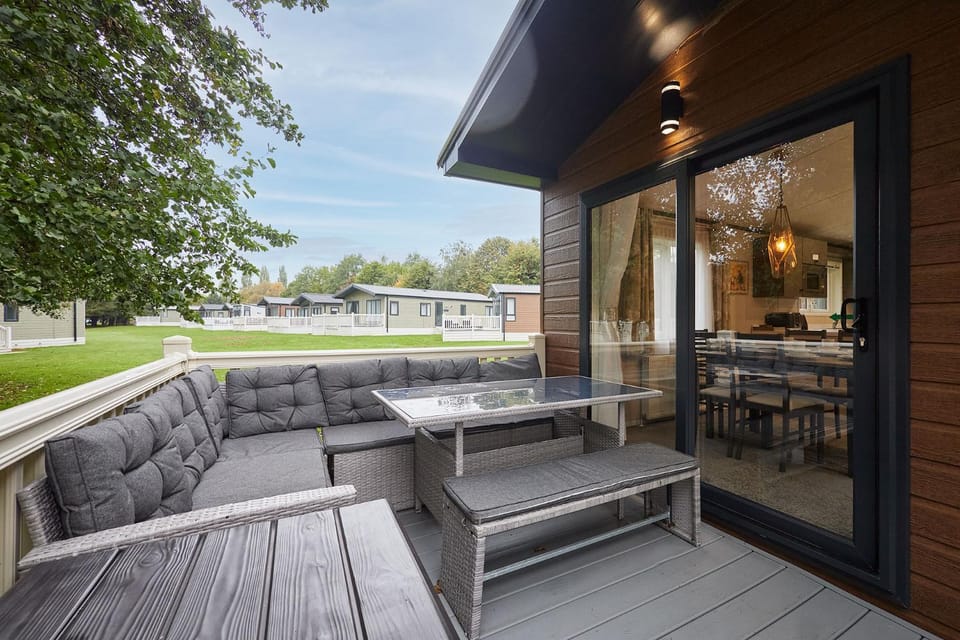 Property building, Patio, View (from property/room), Seating area, Dining area