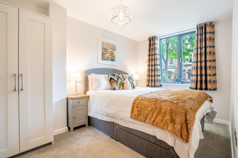 Bed, Photo of the whole room, Bedroom, wardrobe
