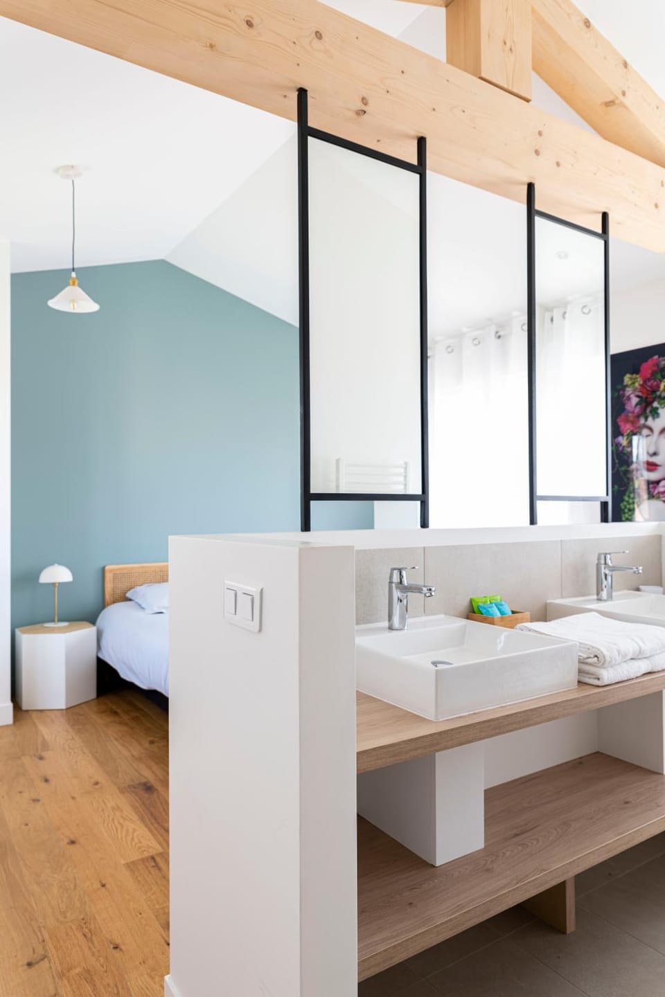 Bed, Bathroom, Photo of the whole room, Bedroom, towels