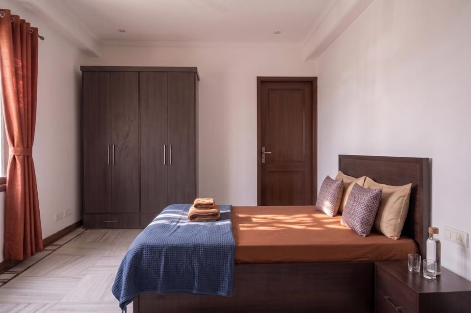 Photo of the whole room, Bedroom