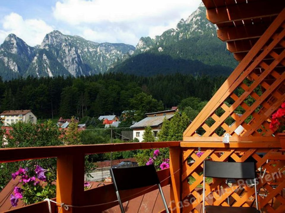 View (from property/room), Balcony/Terrace, Mountain view