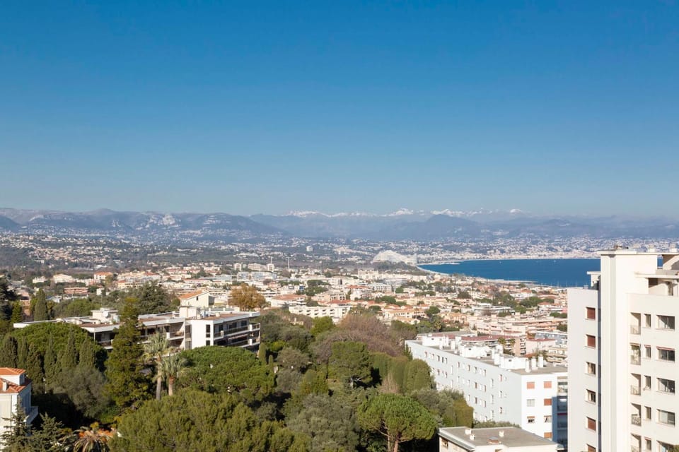 View (from property/room), Mountain view, Sea view
