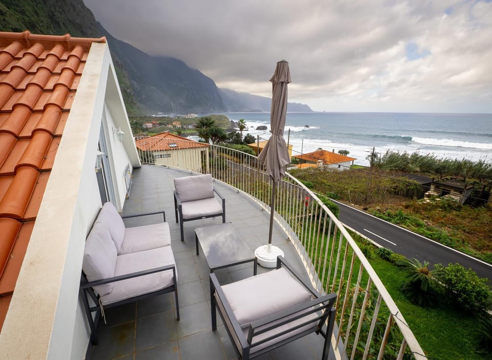 Property building, Natural landscape, View (from property/room), Balcony/Terrace, Seating area, Mountain view, Sea view