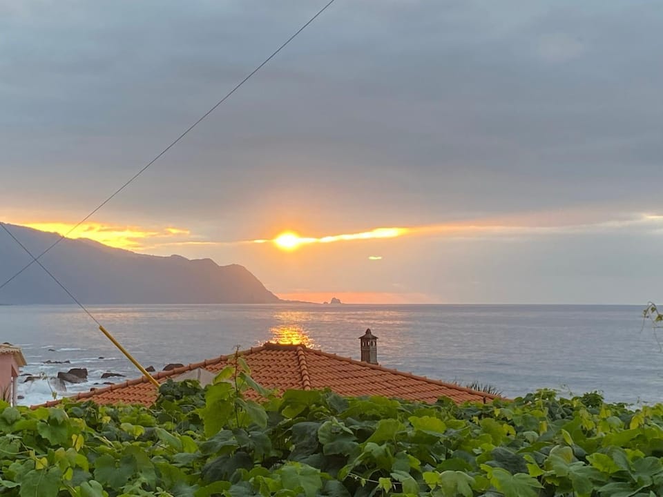 Natural landscape, Mountain view, Sea view, Sunset