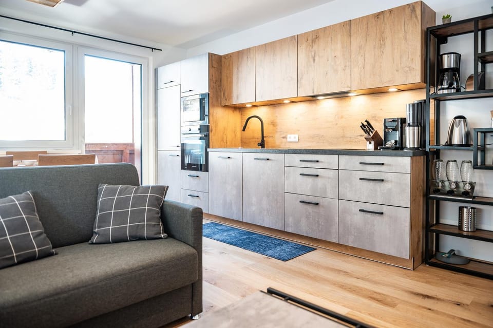Kitchen or kitchenette, Living room