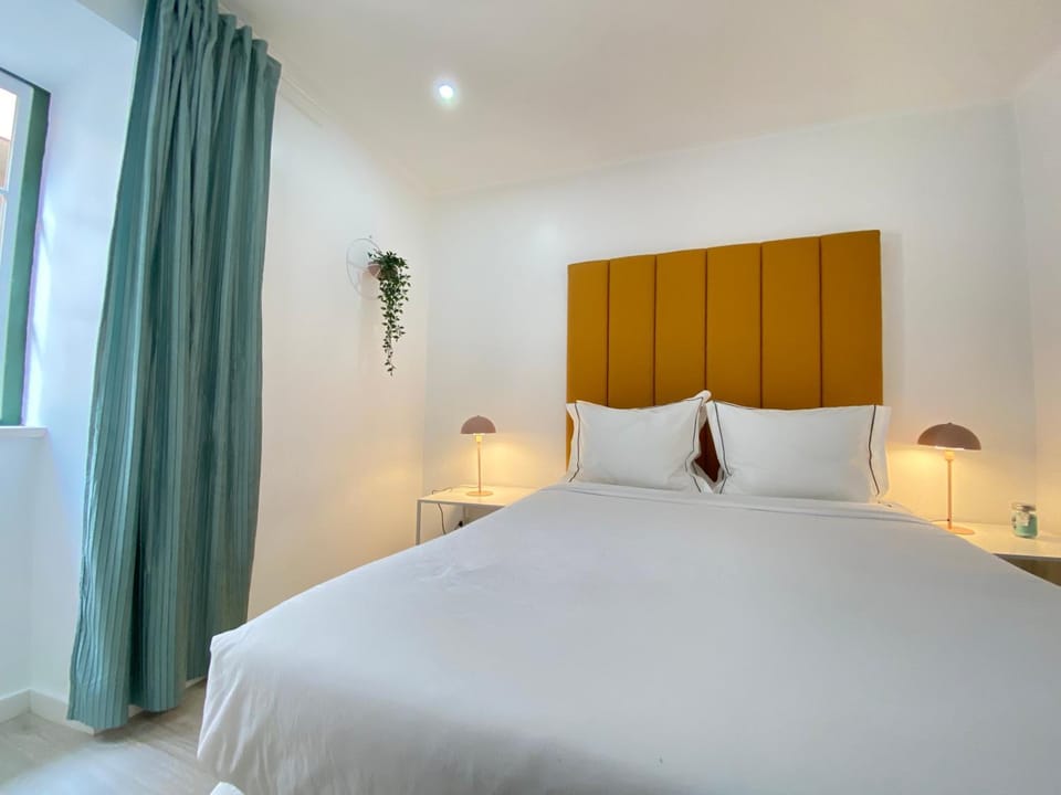 Bed, Photo of the whole room, Decorative detail, Bedroom