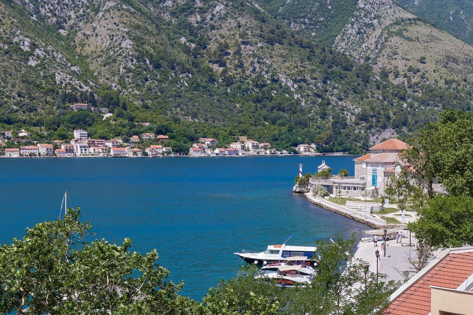 Apartment Plagenti with Sea View Apartment in Dobrota